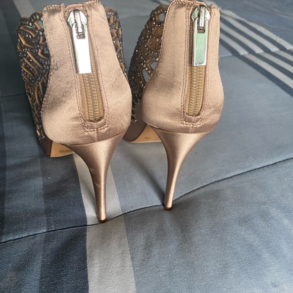 Used INC International high heels women’s shoes,with shiny stones,size 7.5 M - Picture 4 of 8